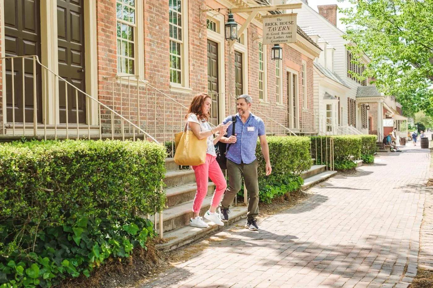 Colonial Houses, An Official Colonial Williamsburg Hotel